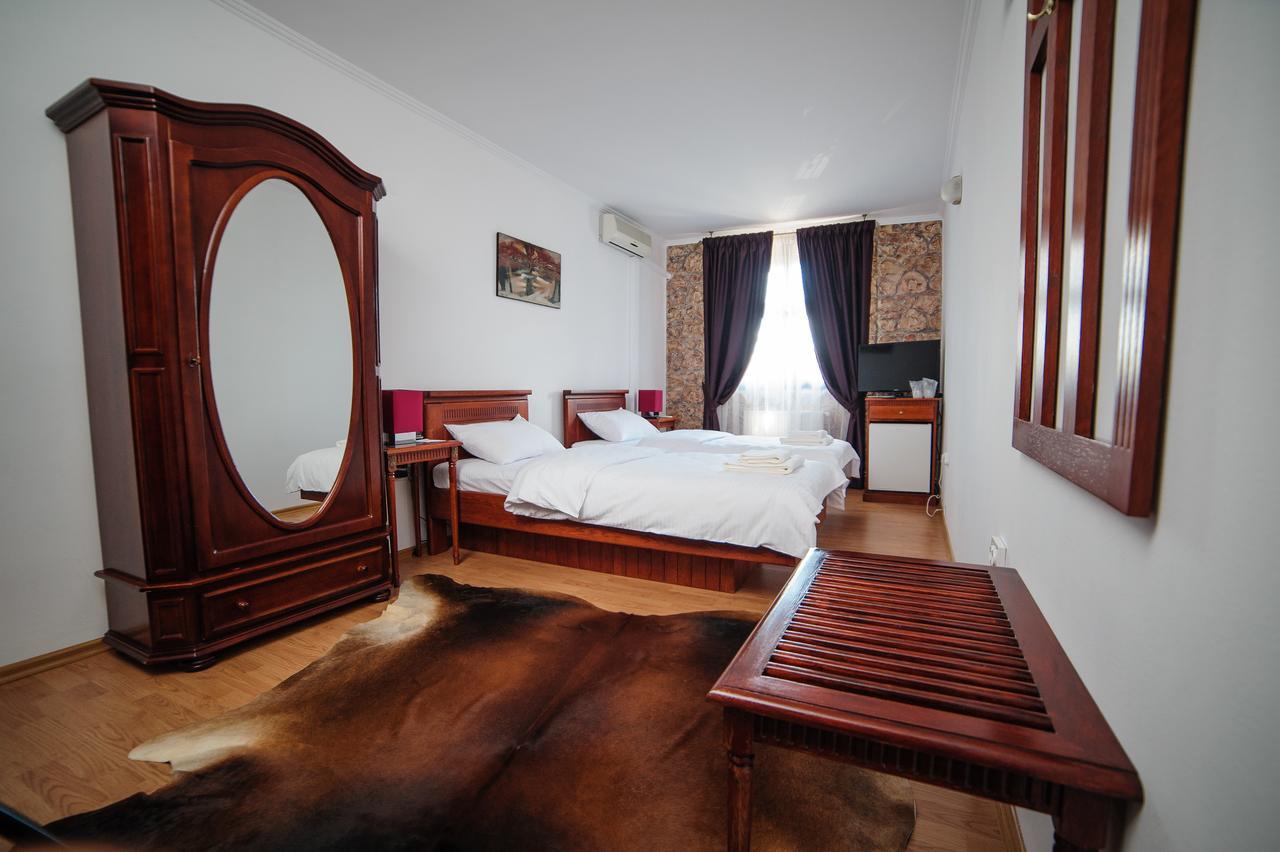 Hotel Gala Oradea Exterior foto
